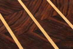 Eden Planche à Découper Faite à La Main, Noyer Américain Avec Rayures, 37x27 Cm 7 Eden Planche à Découper Faite à La Main, Noyer Américain Avec Rayures, 37x27 Cm -Kai Soldes Boutique EQP004 3727 03 eden snijplank eqp004 3727 d3