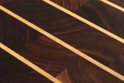 Eden Planche à Découper Faite à La Main, Noyer Américain Avec Rayures, 37x36 Cm -Kai Soldes Boutique EQP004 3736 03 eden snijplank eqp004 3736 d3