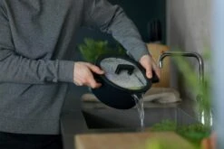 Fiskars Hard Face Casserole 3,5L, 22cm Avec Couvercle -Kai Soldes Boutique FHF1020875 04 fiskars hard face