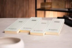 Skerper Glass Stone SVGS3000 Pierre à Aiguiser Granulométrie 3000 -Kai Soldes Boutique Glass stone skerper 1200x800