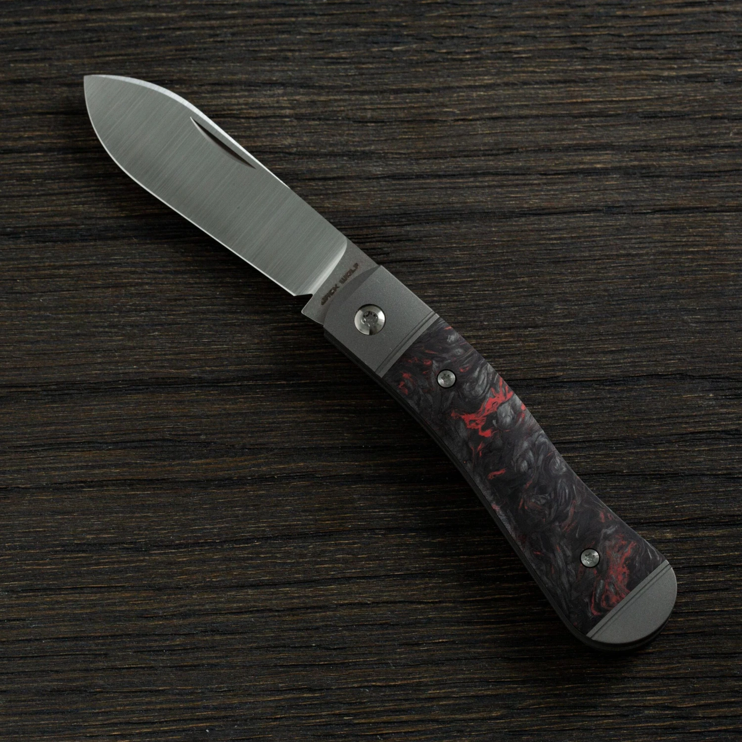 Jack Wolf K9 Jack, Red Dark Matter Fat Carbon K9-01-DMR Couteau De Poche Slipjoint 3 Jack Wolf K9 Jack, Red Dark Matter Fat Carbon K9-01-DMR Couteau De Poche Slipjoint
