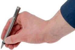 Maxpedition Spikata Tactical Pen Stainless Steel PN475SST Stylo Tactique 9 Maxpedition Spikata Tactical Pen Stainless Steel PN475SST Stylo Tactique -Kai Soldes Boutique MXPN475SST 04 maxpedition mxpn475sst 04