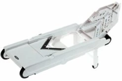 Mandoline OXO V-blade, 1071480 14 Mandoline OXO V-blade, 1071480 -Kai Soldes Boutique OXO1071480 04 oxo v blade mandoline oxo1071480 d5