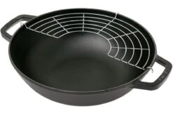 Poêle Wok Staub, 30 Cm, 4,4 L Noir 6 Poêle Wok Staub, 30 Cm, 4,4 L Noir -Kai Soldes Boutique SB1312923 02 staub sb1312923 v2017 02