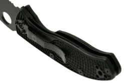 Spyderco Tenacious Lightweight Black C122PSBBK FRN Partly Serrated Couteau De Poche -Kai Soldes Boutique SPC122PSBBK 05 spyderco