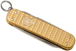 Victorinox Classic SD Precious Alox, Brass Gold 0.6221.408G Couteau Suisse -Kai Soldes Boutique VT0 6221 408G 04 victorinox