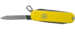 Victorinox Classic SD Jaune 0.6223.8 Couteau Suisse -Kai Soldes Boutique VT0 6223 8 03 victorinox