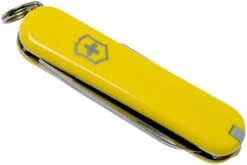 Victorinox Classic SD Jaune 0.6223.8 Couteau Suisse -Kai Soldes Boutique VT0 6223 8 04 victorinox