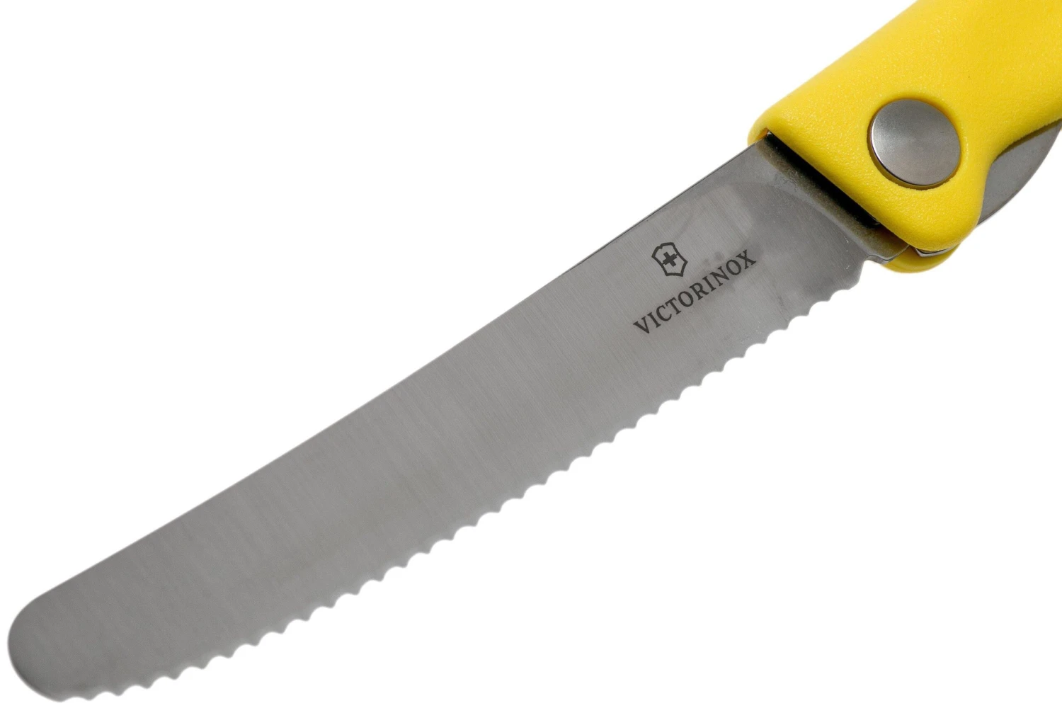 Victorinox SwissClassic Couteau à Légumes Pliant Dentelé Jaune, 6.7836.F8B 5 Victorinox SwissClassic Couteau à Légumes Pliant Dentelé Jaune, 6.7836.F8B – Image 3