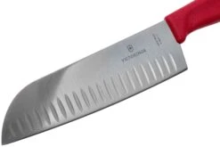 Victorinox SwissClassic 6.8521.17B Santoku Avec Alvéoles 17 Cm, Rouge -Kai Soldes Boutique VT6 8521 17B 03 victorinox