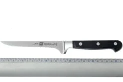 Zwilling - Professional « S » Couteau à Désosser 14 Cm -Kai Soldes Boutique ZW31024 140 04 zwilling professional s 31024 140 uitbeenmes d4