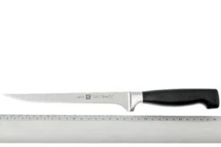 Zwilling - Four Star (4 Étoiles) Couteau à Filet 10 Zwilling - Four Star (4 Étoiles) Couteau à Filet -Kai Soldes Boutique ZW31073 180 04 zwilling foue star 31073 180 fileermes d4